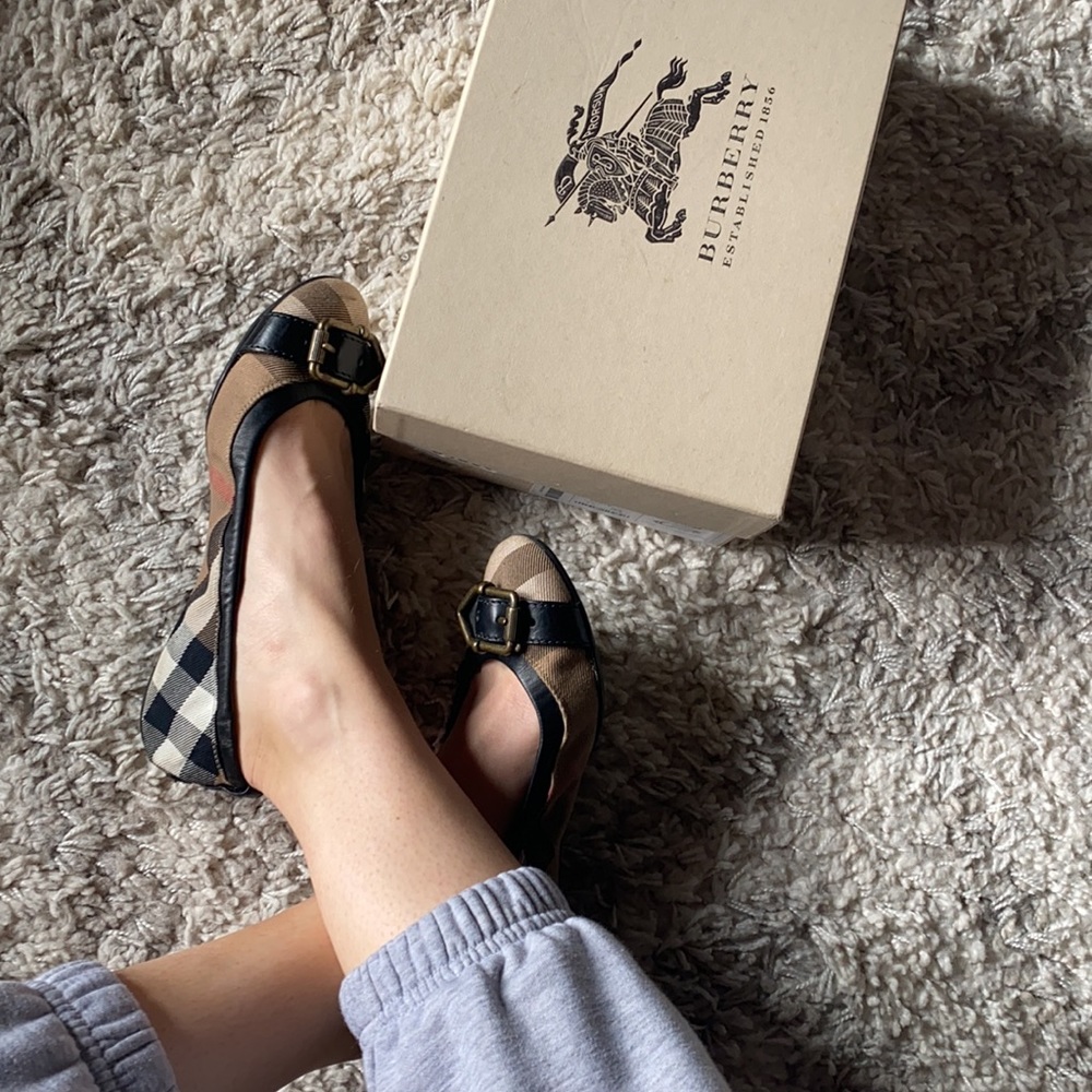 Burberry flats - Picture 3 of 5